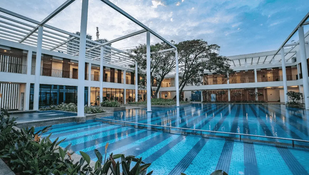 Shapoorji Pallonji ParkWest-swim